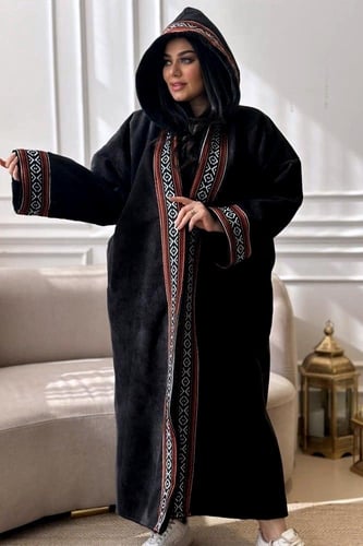 فروة شتوية تراثية مطرزة – بتصميم أنيق وعصري