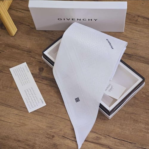 شماغ رجالي أبيض مع الملحقات