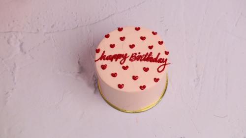 كوري كيك Happy B D مع قلوب