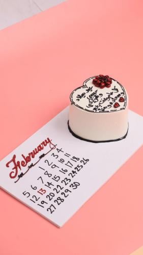 كيكه يوم ميلاد مع تحديد التاريخ