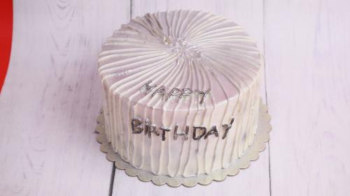 كيكه 8 انش HAPPY .B.D مع قليتر