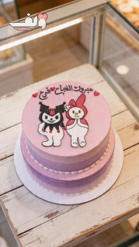 كيكة مبروك النجاح مع رسم سانريو وكرومي دورين 8 انش...