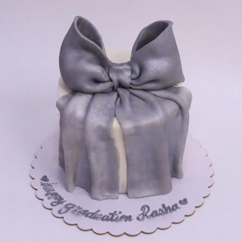 كيكة 6 انش happy graduation