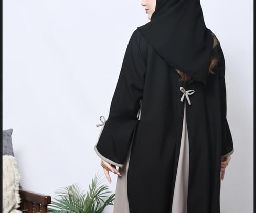 عباية لف كلوش بسيط وراقي بتداخل اللون البيج على ال...