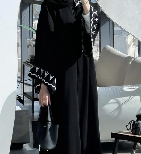 عباية تطريز ـ انترنت