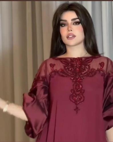 فستان نسائي