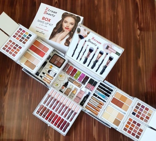 علبه مكياج كاملة