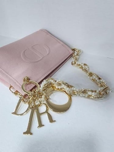 حقيبه ديور pink الأنيقة.