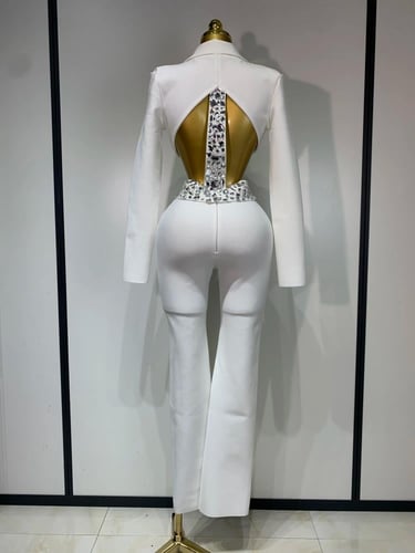 بدلة نسائية فاخرة مع تصميم كريستال لامع