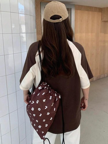 تي شيرت ثلاثية الأبعاد