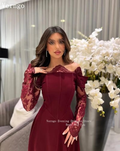 بورجوندي فستان سهرة