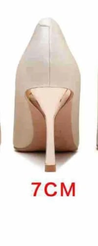 كعب خنجر ، أحذية زفاف مدببة