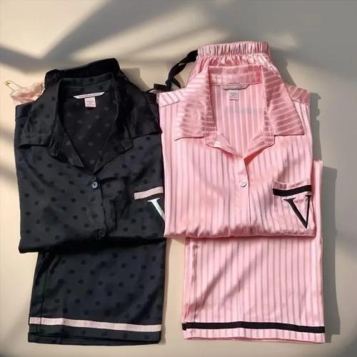 طقم بيجامة حريرية نسائية مكون من قطعتين بأكمام طوي...