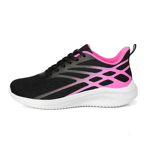 أحذية رياضية نسائية