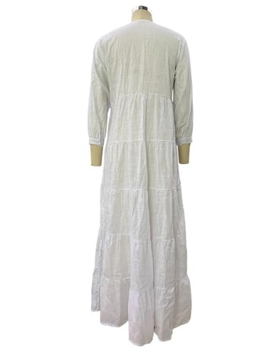 فستان نسائي برقبة على شكل حرف V