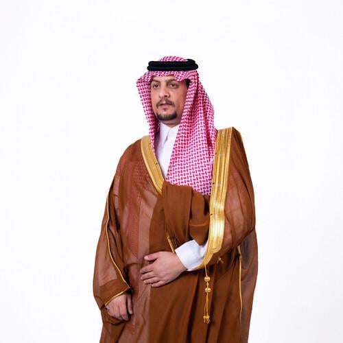 بشت ملكي أشقر