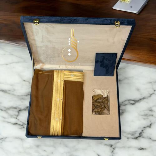 البشت الراقي – الأشقر