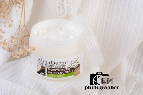 مرطب جوز الهند بفيتامينdو eلمحبين الترطيب العميق