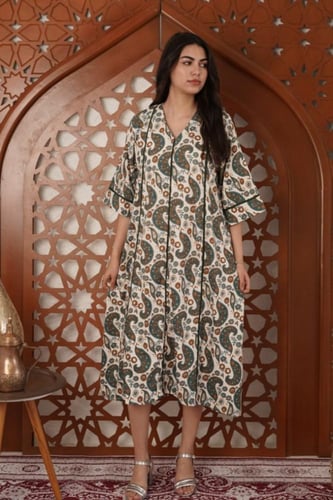 جلابية ميدي مشجرة – بإطلالة خفيفة وعصرية