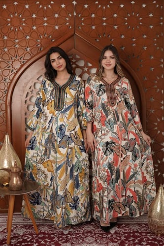 جلابية نسائية مطرزة كاملة – خيارك للذوق العالي SM...