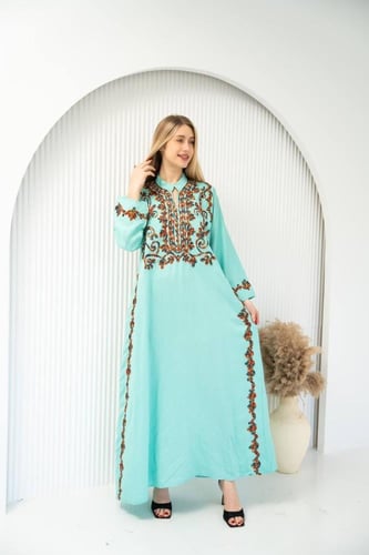 جلابية أفندينا الأنيقة بتفاصيل راقية – ذوق ما يتكر...