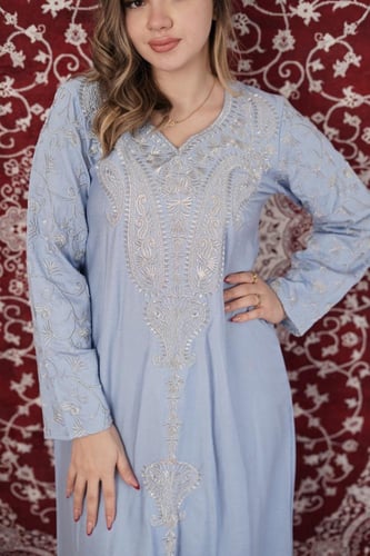 جلابية مطرزة فاخرة بتصميم ملكي ولمسة عصرية SM -83