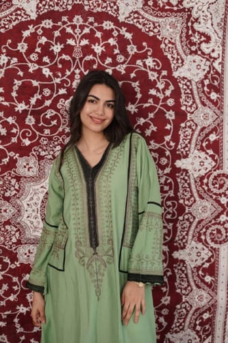 جلابية نسائية مطرزة كاملة – خيارك للذوق العالي SM...