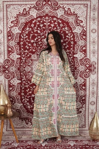 جلابية نسائية مطرزة كاملة – خيارك للذوق العالي SM...