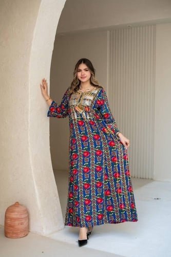 جلابية سحر التراث – تطريز غني على قماش أزرق ملكي S...