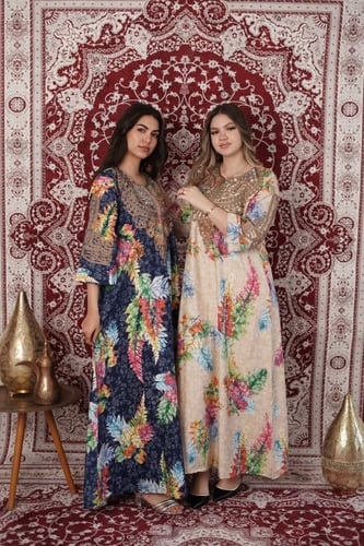 جلابية فلورا الملكية المطرزة SM - 79