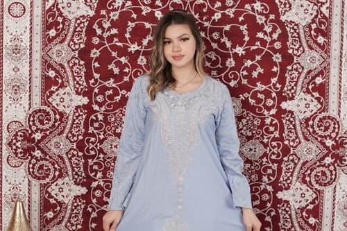 جلابية مطرزة فاخرة بتصميم ملكي ولمسة عصرية SM -83