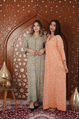 جلابية نسائية مطرزة كاملة – خيارك للذوق العالي SM...