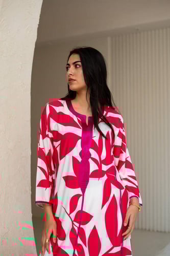 جلابية النسيم الملون أناقة بسيطة بتفاصيل ملفتة SM...