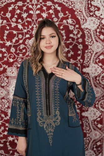 جلابية نسائية مطرزة كاملة – خيارك للذوق العالي SM...