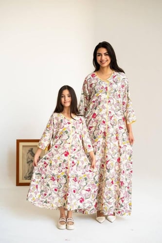 لمسة فخامة تجمعك بابنتك | جلابيات مطرزة راقية SM -...