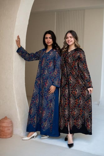 جلابية بتصميم انسيابي ونقوش راقية SM - 61