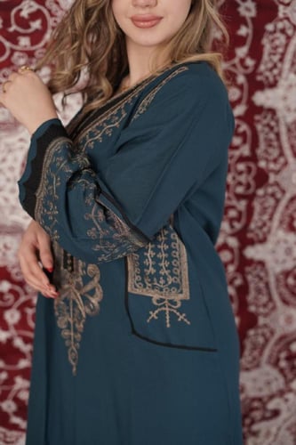 جلابية نسائية مطرزة كاملة – خيارك للذوق العالي SM...