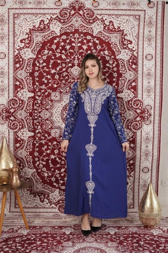 جلابية مطرزة فاخرة بتصميم ملكي ولمسة عصرية SM -83