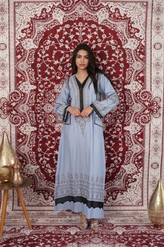 جلابية نسائية مطرزة كاملة – خيارك للذوق العالي SM...