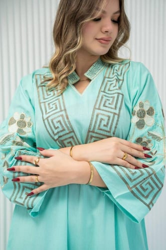 جلابية راقية بتطريز مميز وإطلالة فاخرة ومريحة SM-1...