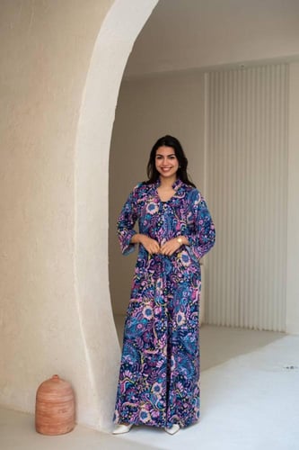 جلابية تسرق الأنظار قبل حضورك ارتدي لوحة فنية تميز...