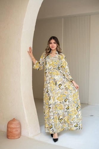 جلابية تسرق الأنظار قبل حضورك ارتدي لوحة فنية تميز...