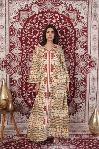 جلابية نسائية مطرزة كاملة – خيارك للذوق العالي SM...