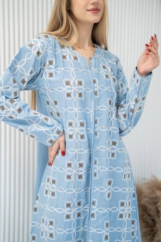 جلابية فخمة بتفاصيل مطرزة وتتميز بتطريز ناعم SM -...