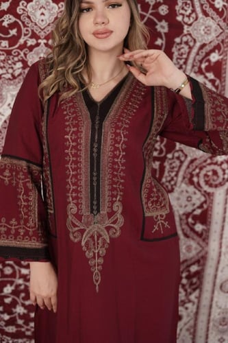 جلابية نسائية مطرزة كاملة – خيارك للذوق العالي SM...