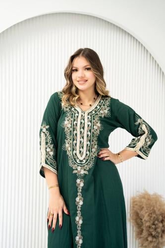 جلابية أنيقة بتفصيل مريح وتطريز فاخر SM - 2