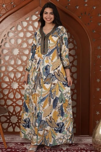 جلابية نسائية مطرزة كاملة – خيارك للذوق العالي SM...