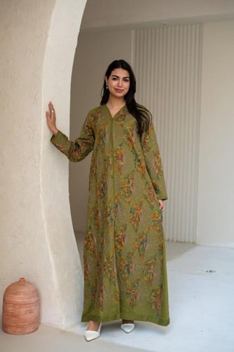 جلابية بتصميم انسيابي ونقوش راقية SM - 61