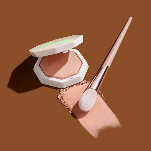 فنتي بيوتي فرشاة هايلايتر 135