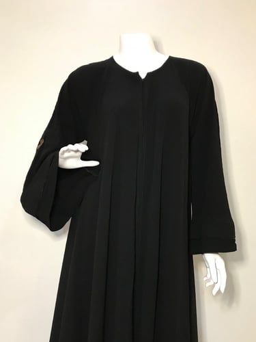 عباية كلوش كُم واسع